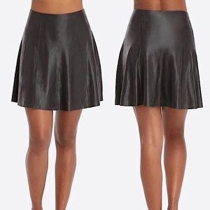 Spanx Faux Leather Skater Skirt 2x Black